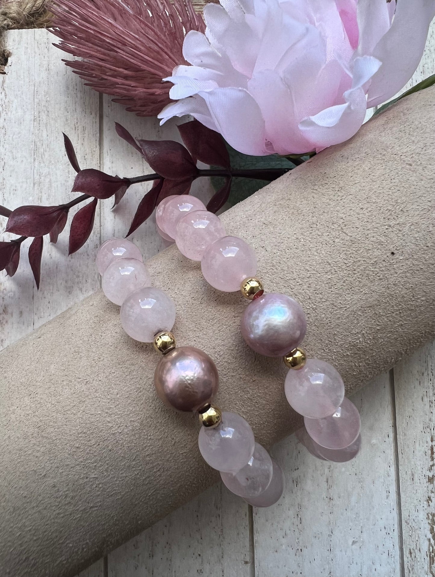 ROSE QUARTZ W/ EDISON PEARL stretch bracelet